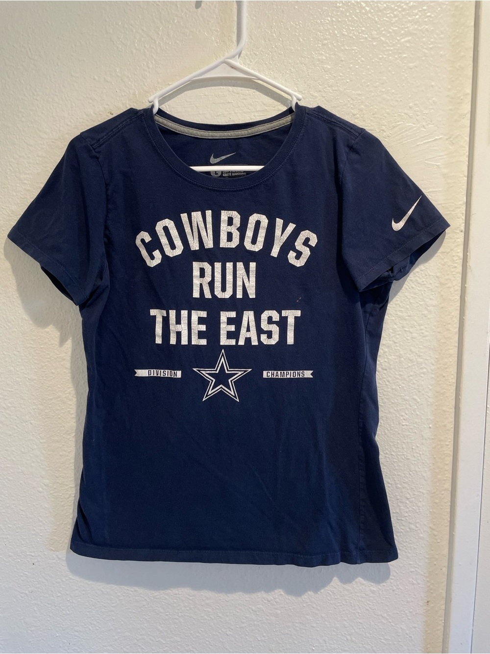 Nike Women's Large L Dallas Cowboys Run The East Division Champions T Shirt Navy